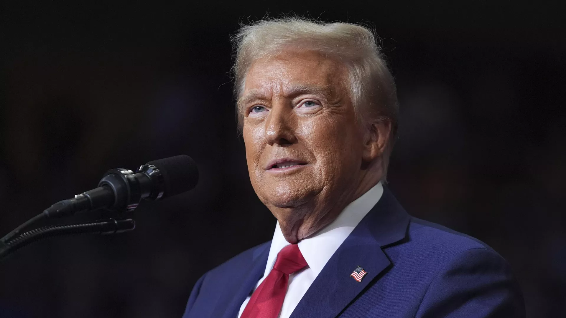 Трамп не відповів на питання про відправку переговірників по Ірану в Пакистан