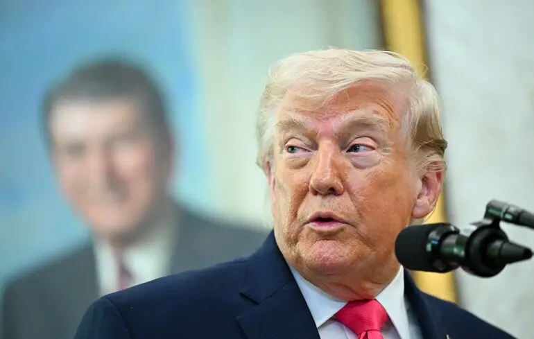 Адміністрація Трампа вивчає можливе зростання цін на нафту до 200 доларів за барель — Bloomberg