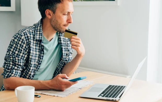 Гроші «пішли не туди»: як повернути свій переказ назад, поки його не зняли