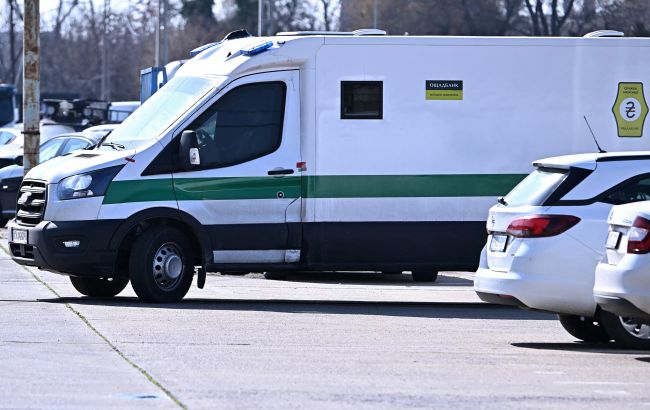 Після інциденту в Угорщині банк шукає нові безпечні маршрути