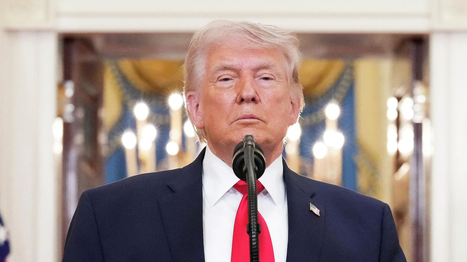 Трамп погрожує перекрити Україні військові постачання, якщо ЄС не приєднається до коаліції з безпеки в Ормузькій протоці